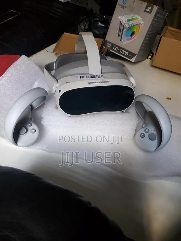 Pico 4vr 256gb, Display With Controllers Original · Photo 2