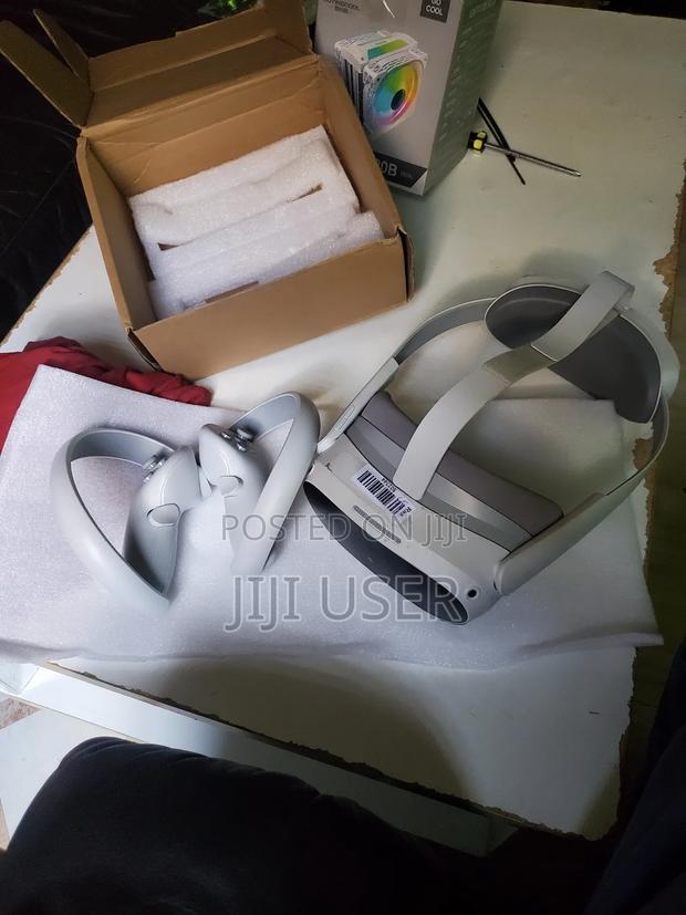 Pico 4vr 256gb, Display With Controllers Original · Photo 3