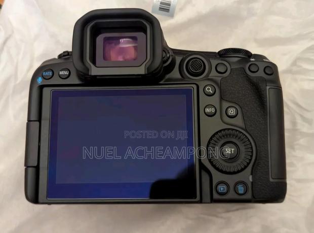Canon R5 Mark II UK Model, SmallRig HawkLock Cage, Canon RF-EF Adapt. · Photo 6