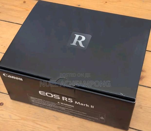 Canon R5 Mark II UK Model, SmallRig HawkLock Cage, Canon RF-EF Adapt. · Photo 8