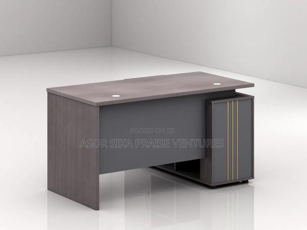 Executive Table · Photo 1
