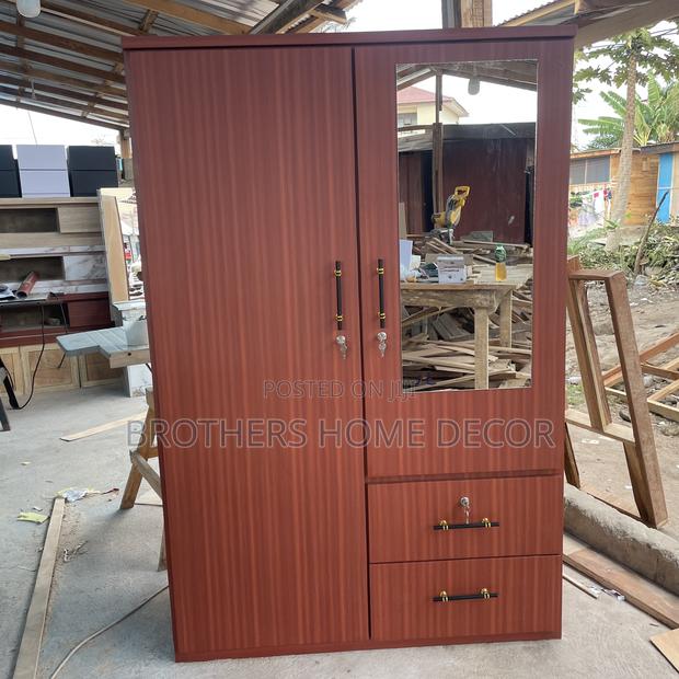 Laminated Two Doors Wardrobe · Photo 3