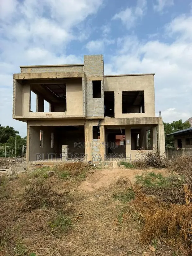 Uncompleted House for Sale · Photo 1