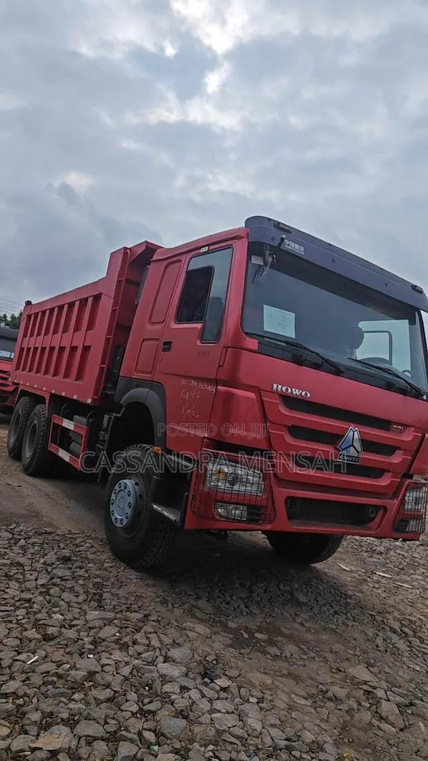 HOWO Dump Truck · Photo 1