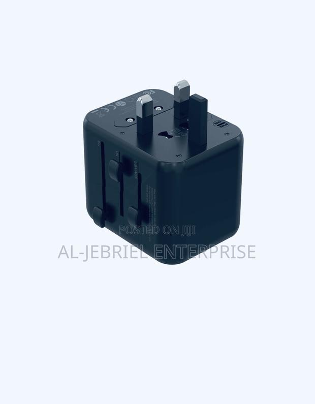 Universal Travel Adapter -Porodo · Photo 3