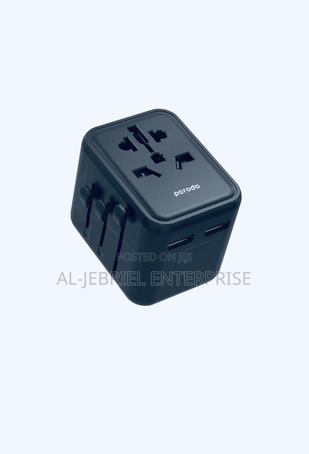 Universal Travel Adapter -Porodo · Photo 1