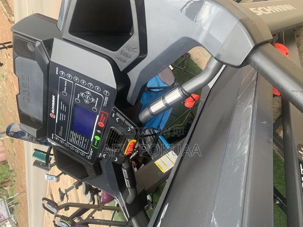Schwinn Treaddmill 150kg · Photo 7