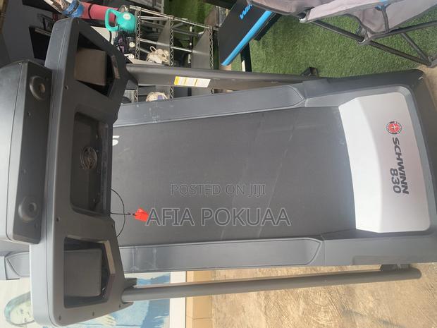 Schwinn Treaddmill 150kg · Photo 1