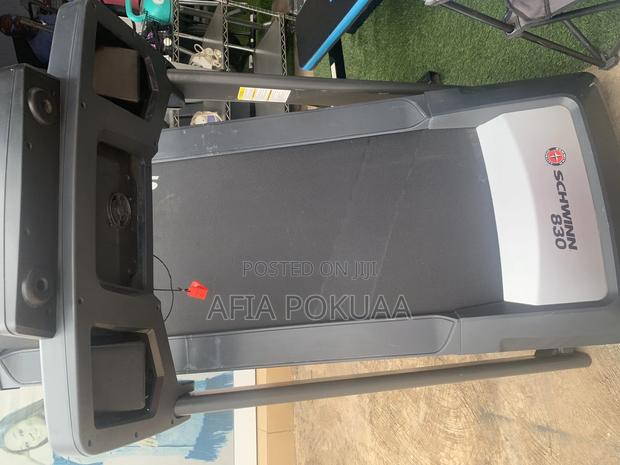 Schwinn Treaddmill 150kg · Photo 4
