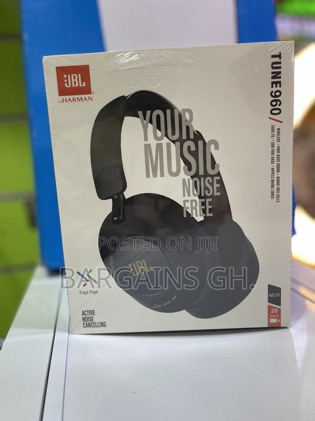 JBL Tune 960 Deep Bass Headphone With Protective Bag · Photo 4