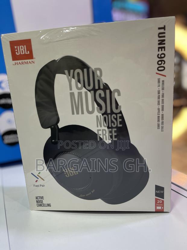 JBL Tune 960 Deep Bass Headphone With Protective Bag · Photo 1