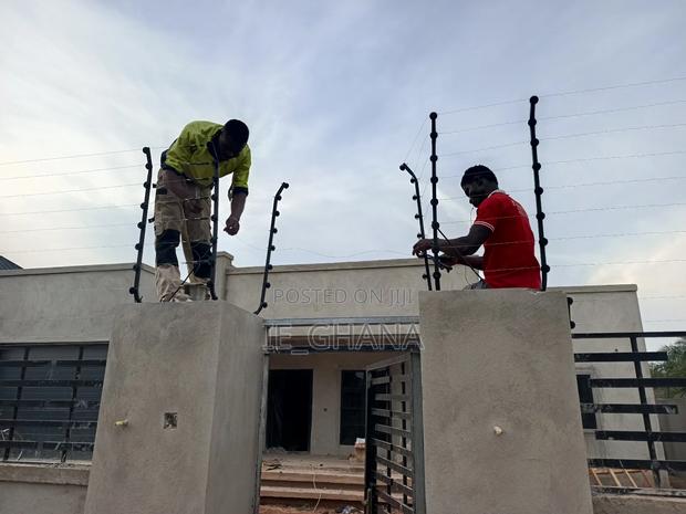 Security Fence Installation · Photo 3