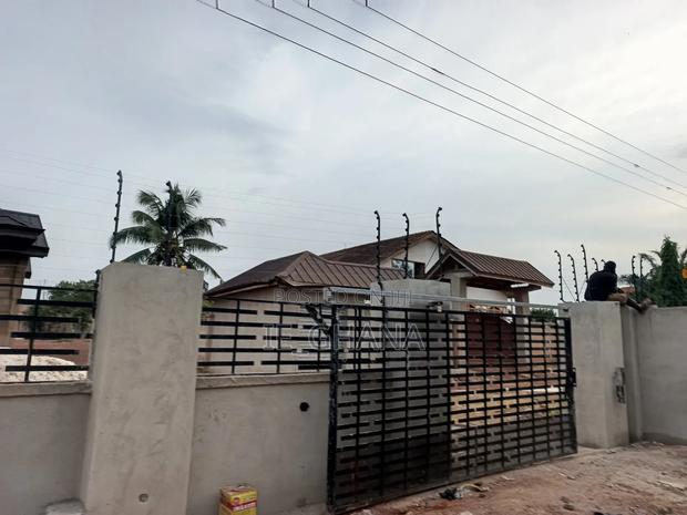 Security Fence Installation · Photo 8