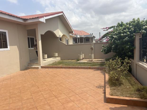 2bdrm House in Devtraco Estate, Tema Metropolitan for rent · Photo 2