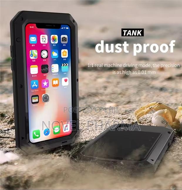 Heavy Duty Armour Case for iPhone 16pro Max (Black) · Photo 8