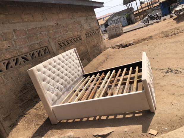 Queen Size Bed Frame · Photo 2