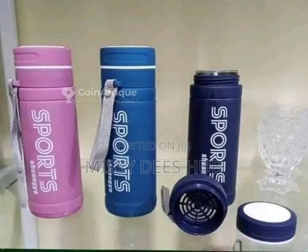 Glass Water Bottle · Photo 3