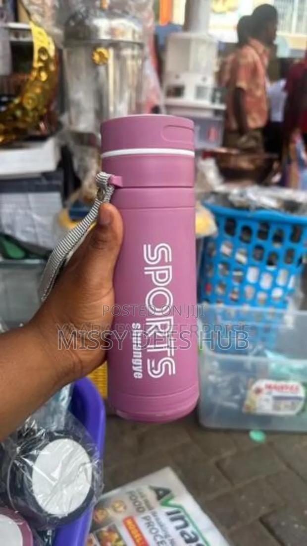 Glass Water Bottle · Photo 4