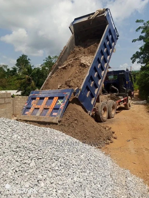 Sand and Chippings · Photo 1