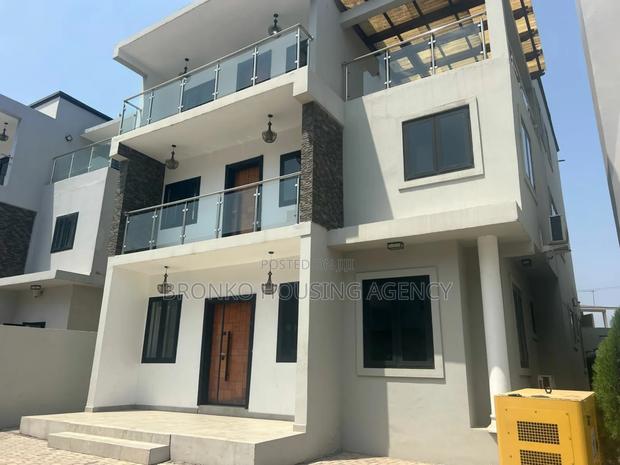 Furnished 4bdrm House in Bronko Housing, Labone for rent · Photo 1