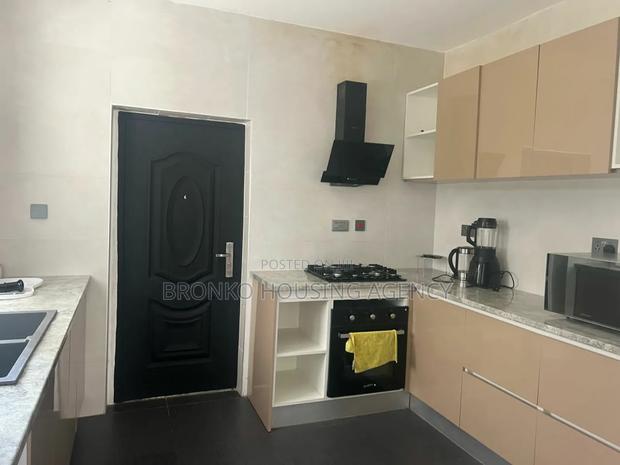 Furnished 4bdrm House in Bronko Housing, Labone for rent · Photo 3