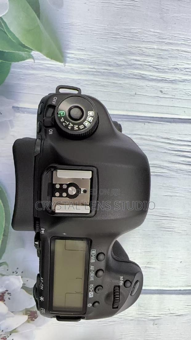 99% New 5d Mark 3 With Bag and Free Sd Card · Photo 4