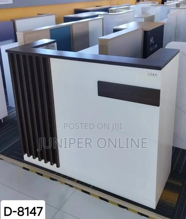 Reception Desk/Table Xixel Lens · Photo 1