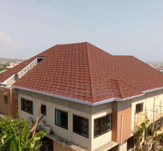 Beautiful and Unique Shingle Tiles Installation · Photo 1