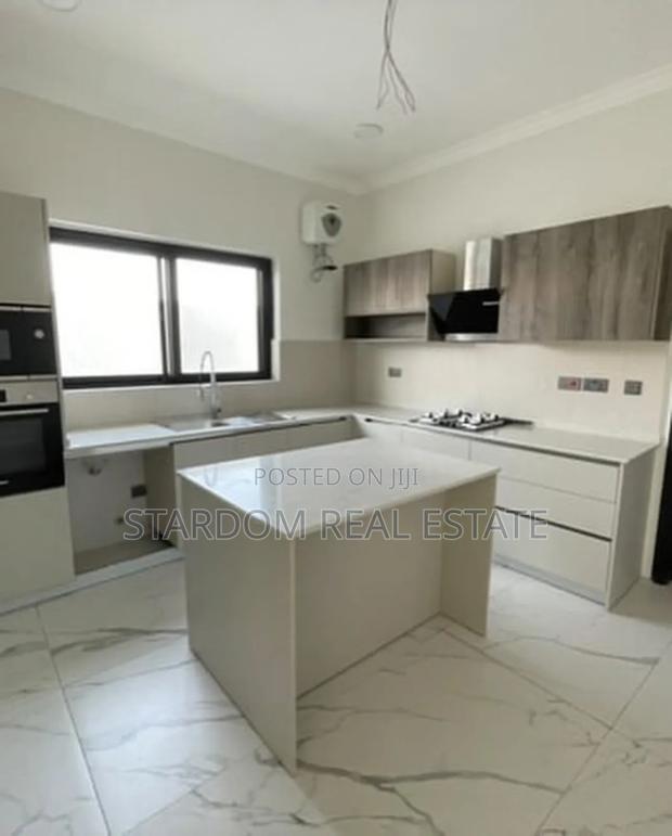 4bdrm Duplex in East Airport Area, Spintex for sale · Photo 2