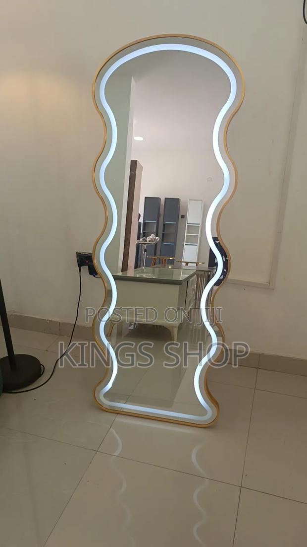 Led Mirror Wall Mirror · Photo 1