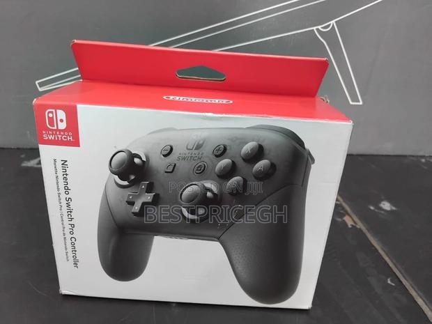 Nintendo Switch Pro Controller · Photo 1