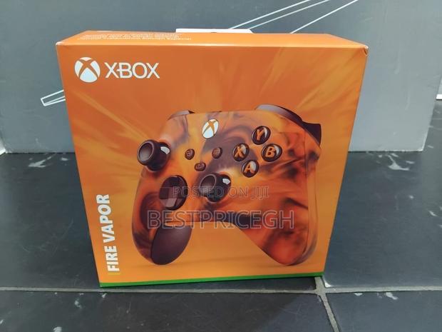 Xbox Controller - Orange · Photo 1