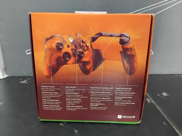 Xbox Controller - Orange · Photo 2