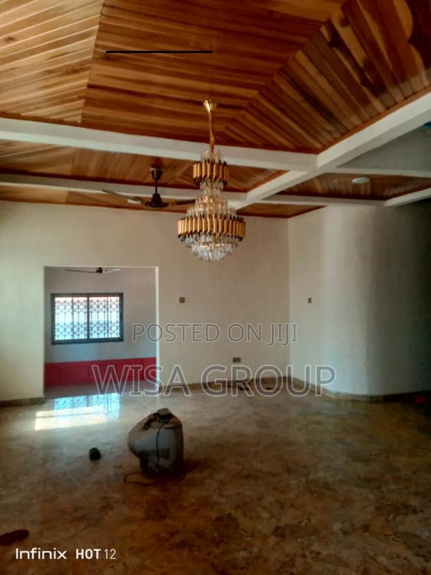 8bdrm Duplex in Wisa Group, Accra Metropolitan for rent · Photo 3