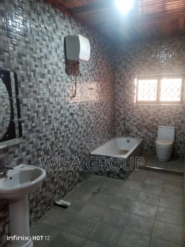 8bdrm Duplex in Wisa Group, Accra Metropolitan for rent · Photo 7