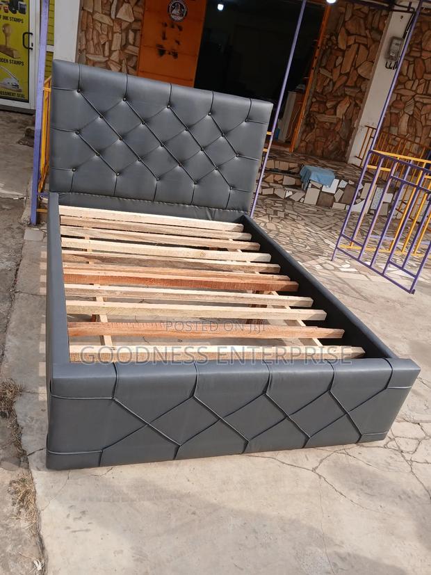 Ddouble Bed Frame · Photo 1