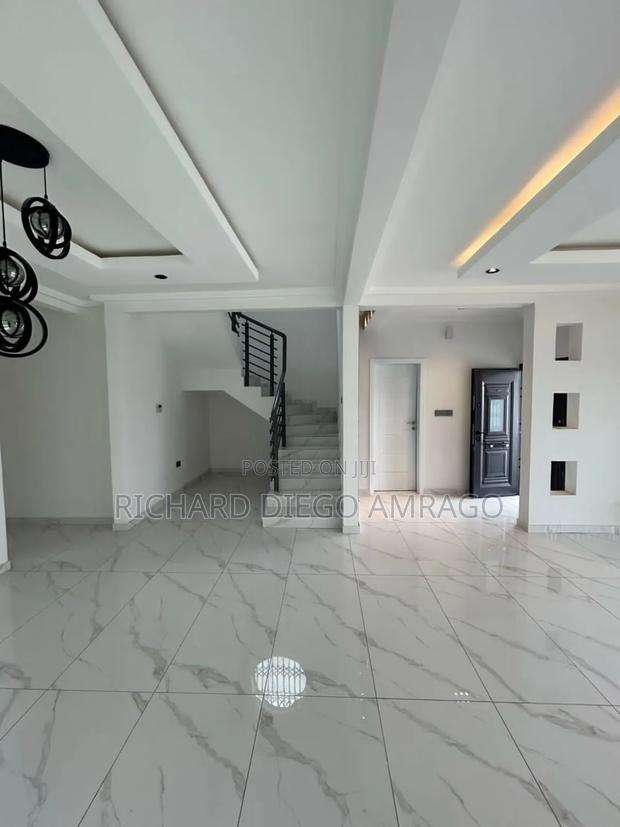 4bdrm Townhouse/Terrace in Oyarifa Mall Area for sale · Photo 3