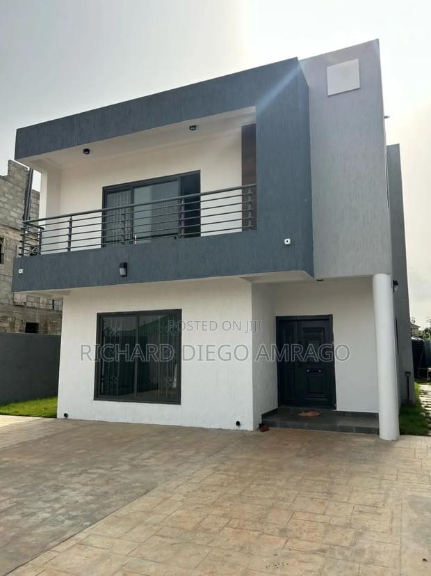 4bdrm Townhouse/Terrace in Oyarifa Mall Area for sale · Photo 7