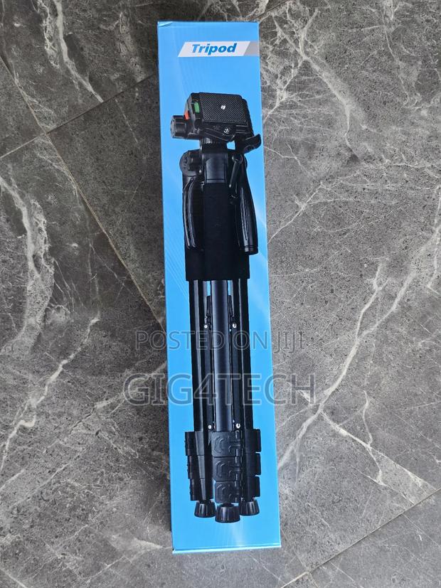 Phone and Camera Tripod 180t 182cm · Photo 1