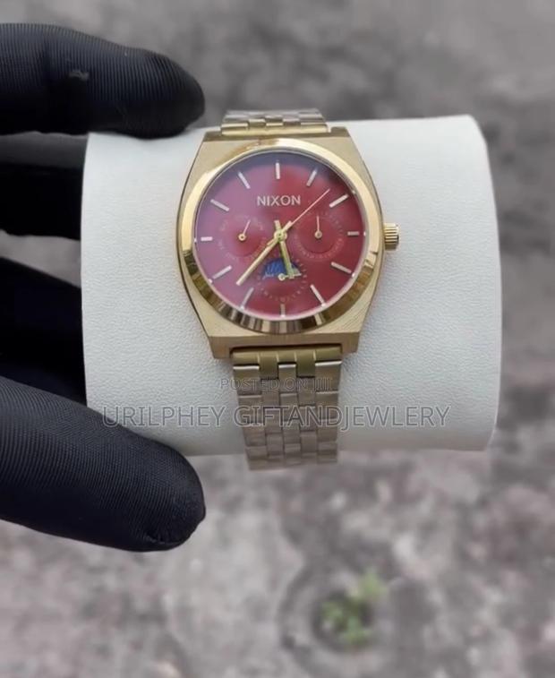 Nixon Watches · Photo 3