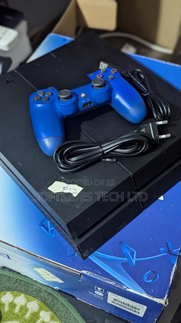 Playstation 4 Standard Jailbreak Inbox With Games · Photo 3