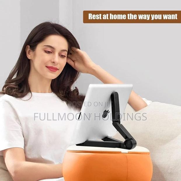 Triangular Adjustable Phone and Tablet Holder · Photo 3