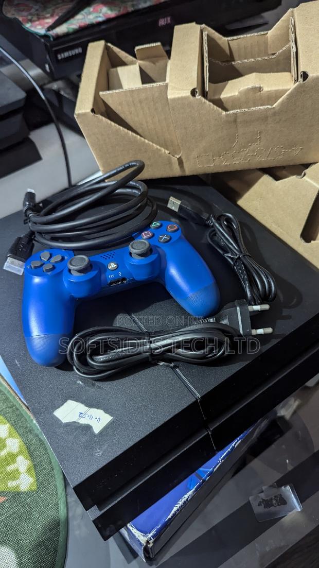 Playstation 4 Standard Jailbreak Inbox With Games · Photo 4