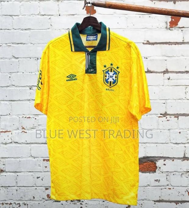 Brazil Retro Jersey · Photo 3