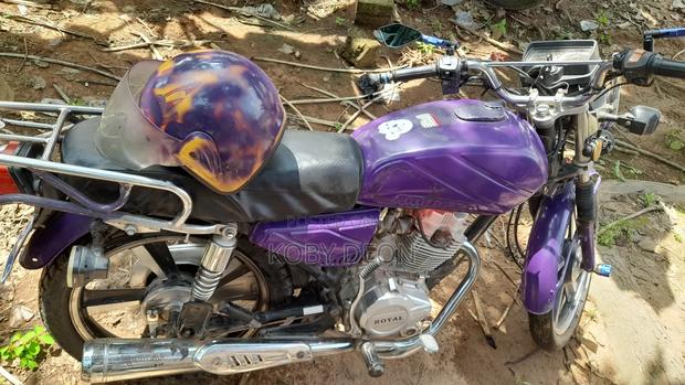 Royal Motorcycle 2021 Purple · Photo 2