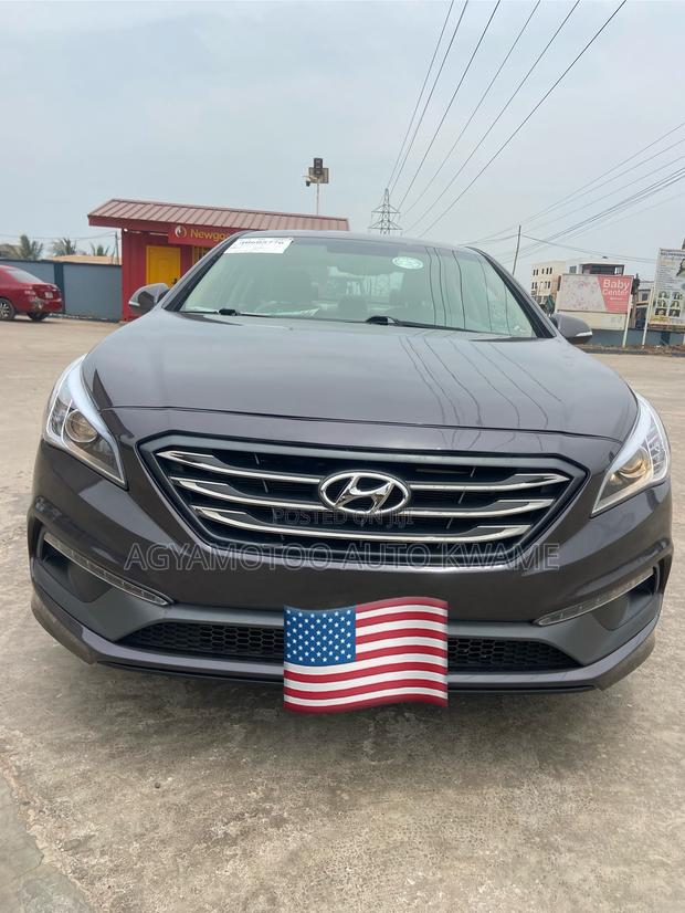 Hyundai Sonata Sport 2.0T Sedan FWD (2.0L 4cyl 6A) 2017 Gray · Photo 2