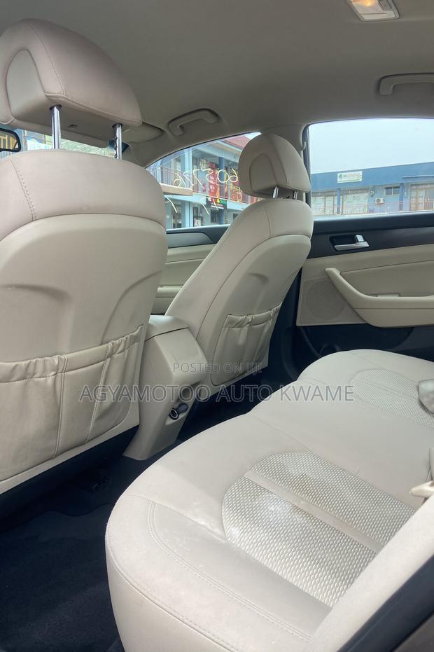 Hyundai Sonata Sport 2.0T Sedan FWD (2.0L 4cyl 6A) 2017 Gray · Photo 3