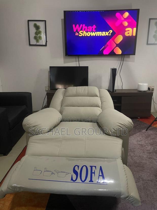 Recliner Living Room Sofa · Photo 4