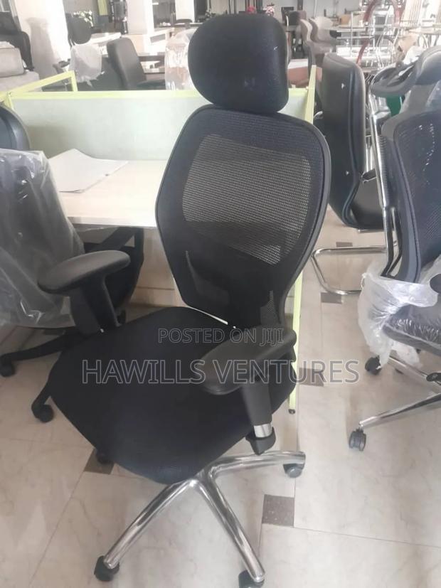Executive Mesh Chair · Photo 1