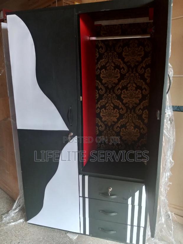 2 in 1 Wardrobe With Dressing Mirror · Photo 2
